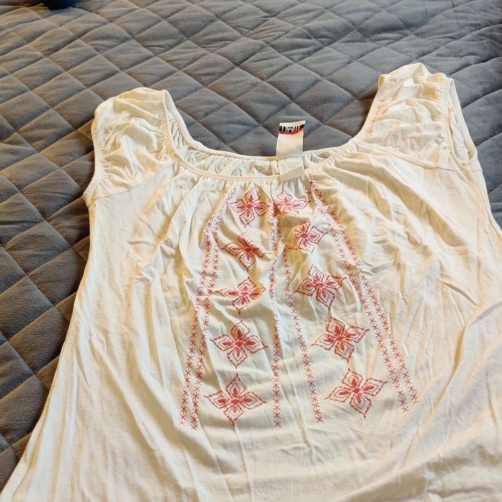 A white top